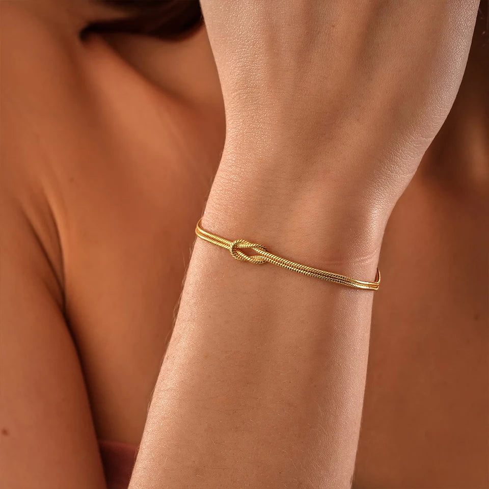 The Forever Knot Bracelet Gold