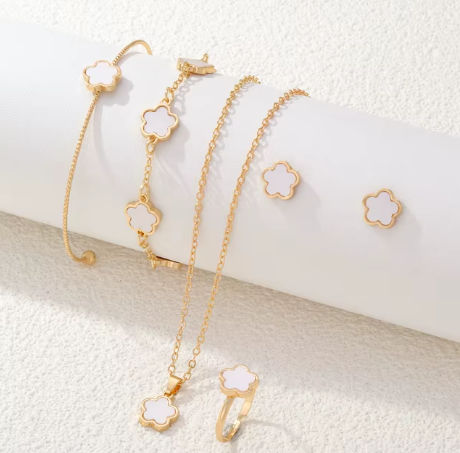 5 Piece Clover Set Gold / White